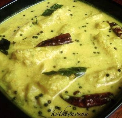 Pineapple Pulissery Recipe – Kerala Sadya Style | Kaidachakka Pulissery | Pineapple in Yogurt Gravy Recipe