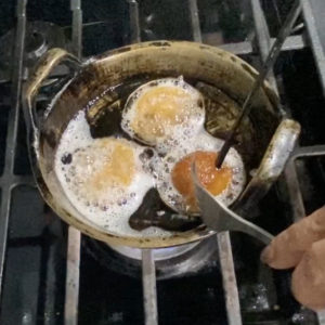 Unniyappam frying|kothiayvunu.com