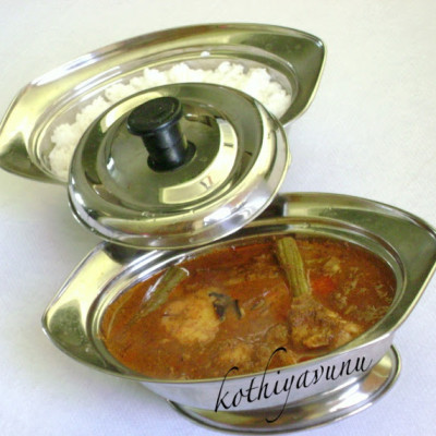 Varutharacha Meen Muringakka Pacha Manga Curry /Fish with Raw Mango & Drumstick in Roasted Coconut Gravy