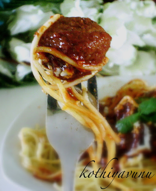 Spaghetti and Baked Meatballs|kothiyavunu.com