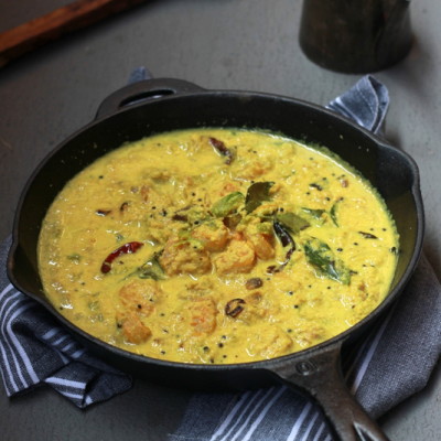 Padavalanga Chemmeen Curry Recipe | Snake Gourd with Prawns – Shrimp Curry Recipe