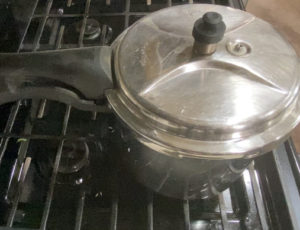 Lid Closed- pressure cooking chicken biryani|kothiyavunu.com