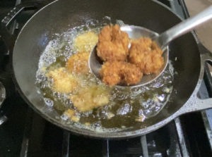 popcorn shrimp-prawns popcorn deep-frying the shrimp|kothiyaunu.com