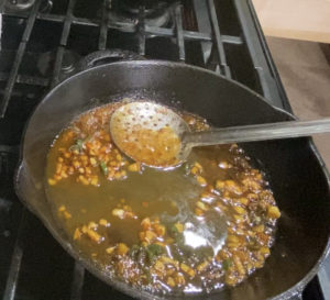 adding water to honey chilli chicken|kothiyavunu.com
