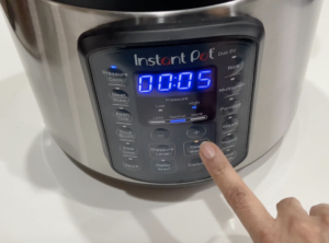 Pressure cooker mode-Instant Pot Puttu|kothiyavunu.com